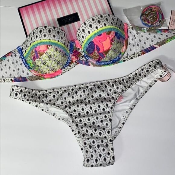 🔥🏖NEW VICTORIA SECRET SWIMSUIT SET - Picture 2 of 12